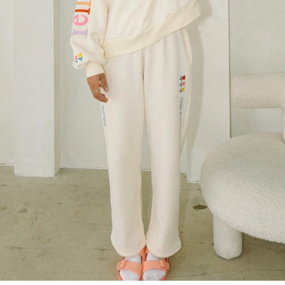 Yellow The Label - Women's Cream Sweatpants